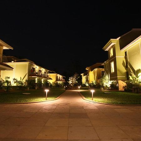คลับ มหินทรา อคาเซีย ปาล์ม Hotel โคลวา ภายนอก รูปภาพ