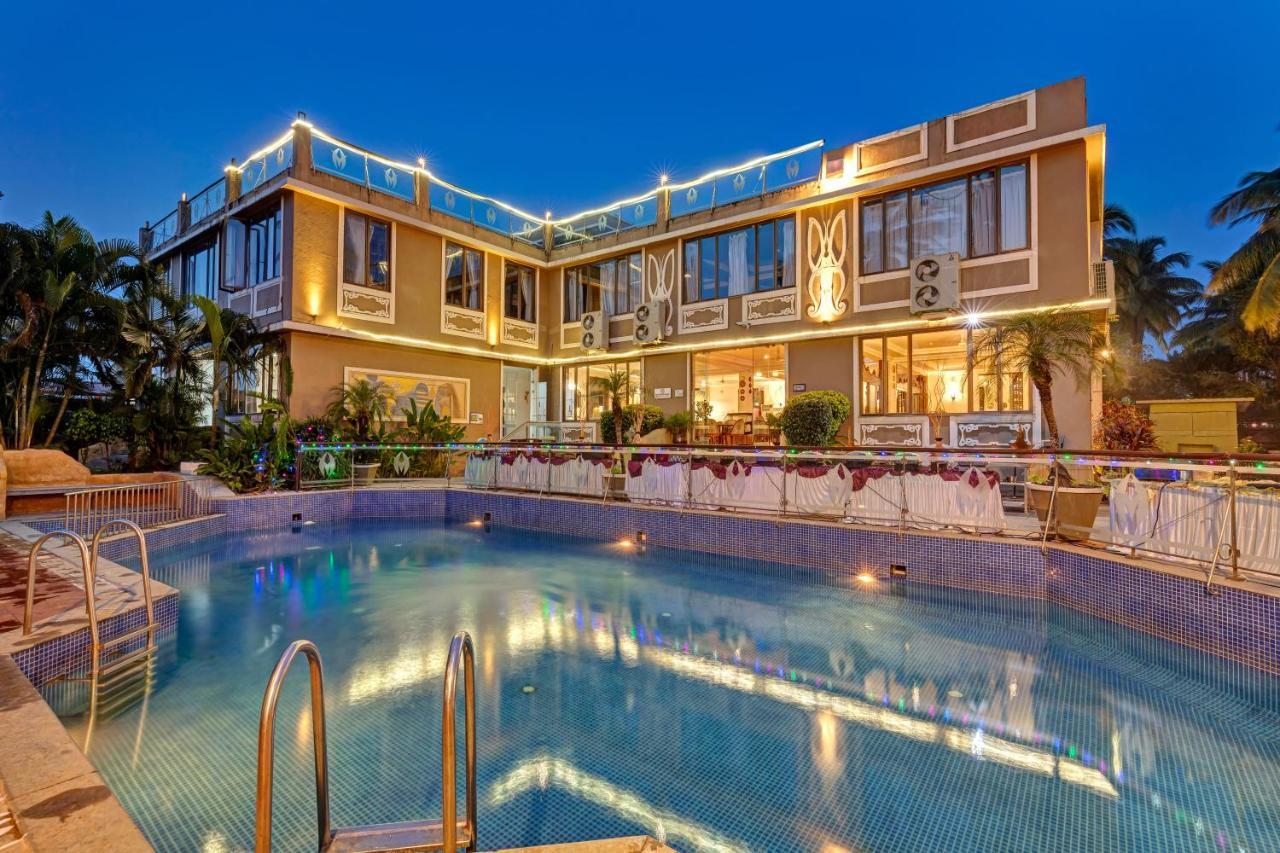 คลับ มหินทรา อคาเซีย ปาล์ม Hotel โคลวา ภายนอก รูปภาพ