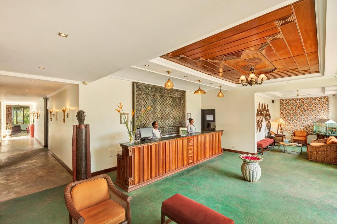 คลับ มหินทรา อคาเซีย ปาล์ม Hotel โคลวา ภายนอก รูปภาพ