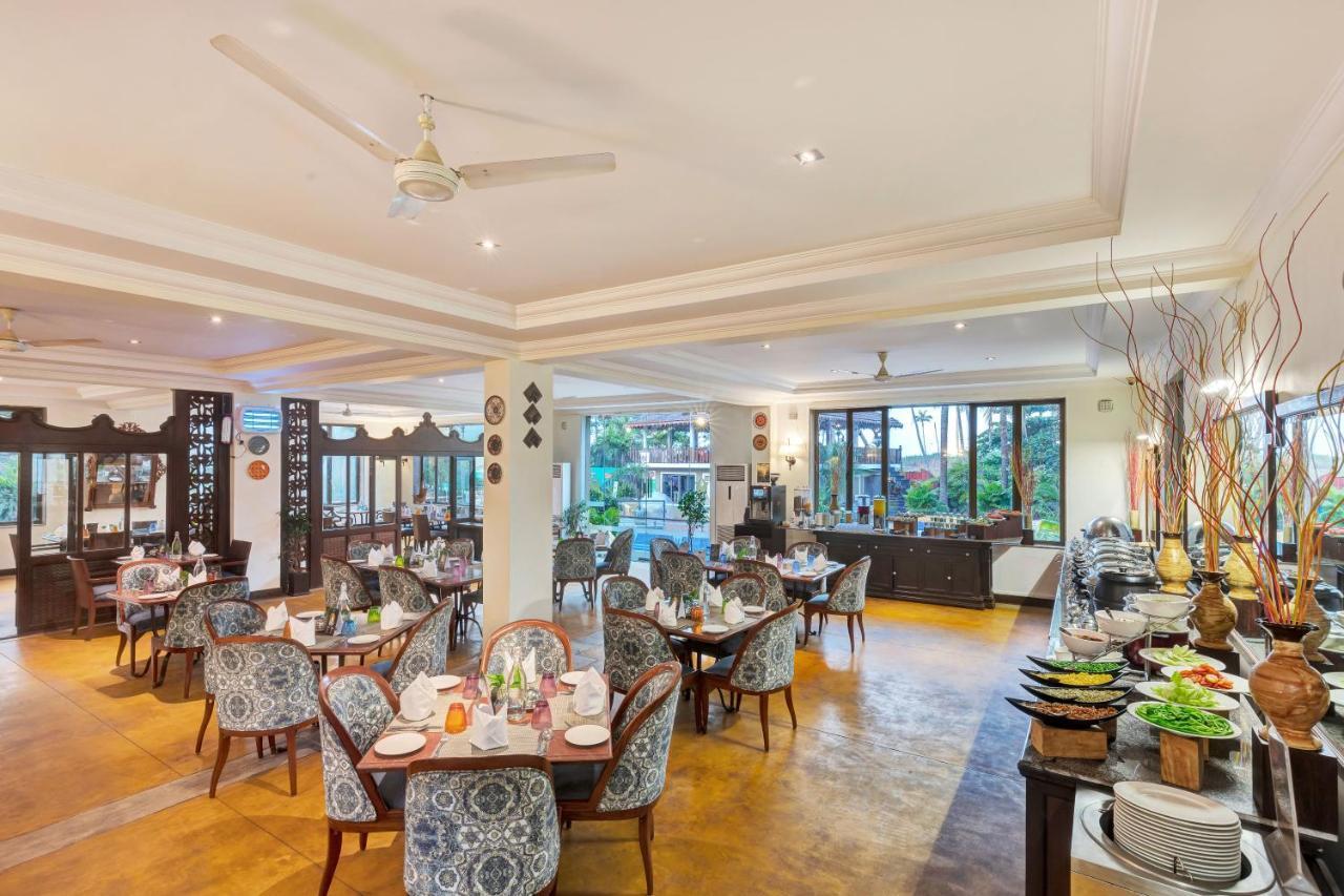 คลับ มหินทรา อคาเซีย ปาล์ม Hotel โคลวา ภายนอก รูปภาพ