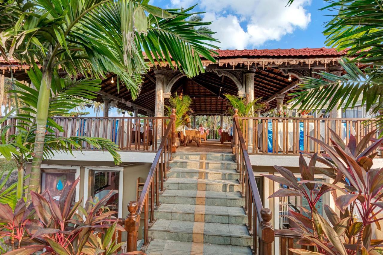 คลับ มหินทรา อคาเซีย ปาล์ม Hotel โคลวา ภายนอก รูปภาพ