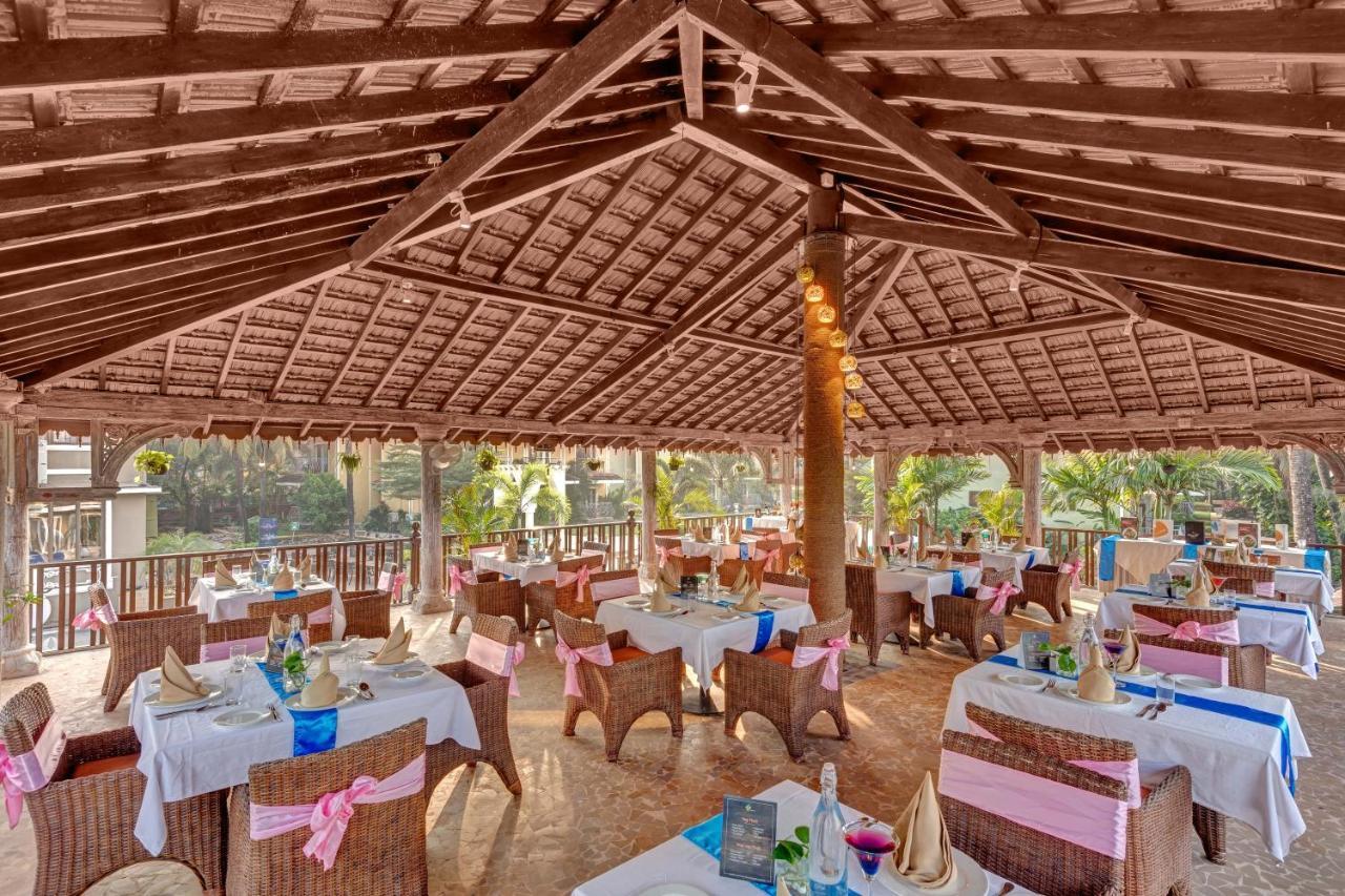 คลับ มหินทรา อคาเซีย ปาล์ม Hotel โคลวา ภายนอก รูปภาพ