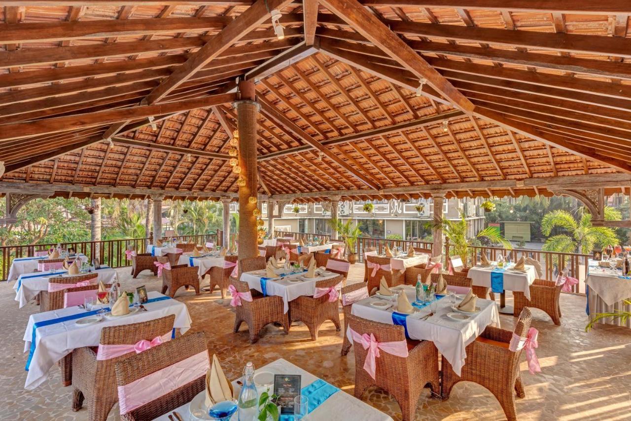 คลับ มหินทรา อคาเซีย ปาล์ม Hotel โคลวา ภายนอก รูปภาพ