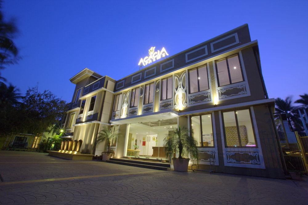คลับ มหินทรา อคาเซีย ปาล์ม Hotel โคลวา ภายนอก รูปภาพ