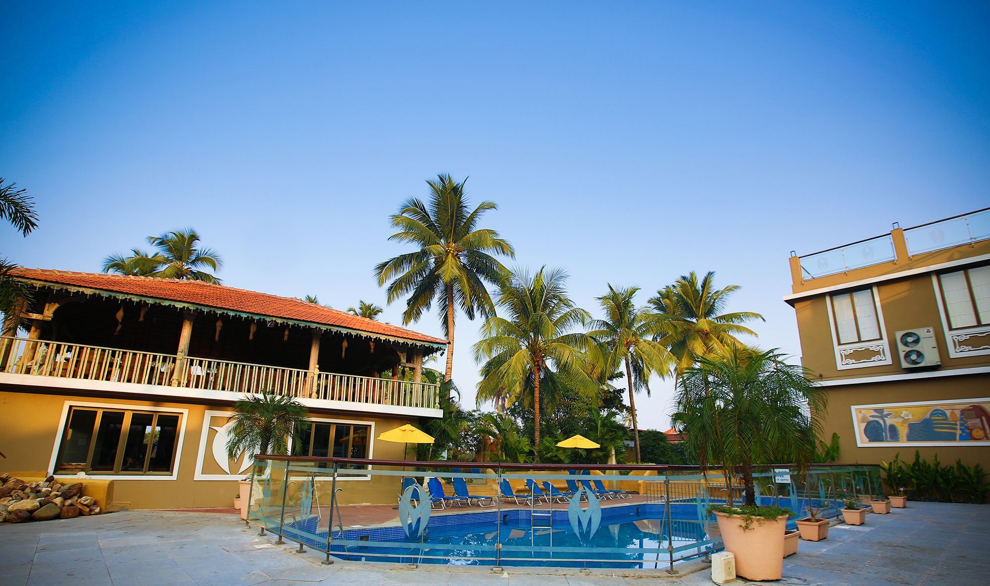 คลับ มหินทรา อคาเซีย ปาล์ม Hotel โคลวา ภายนอก รูปภาพ