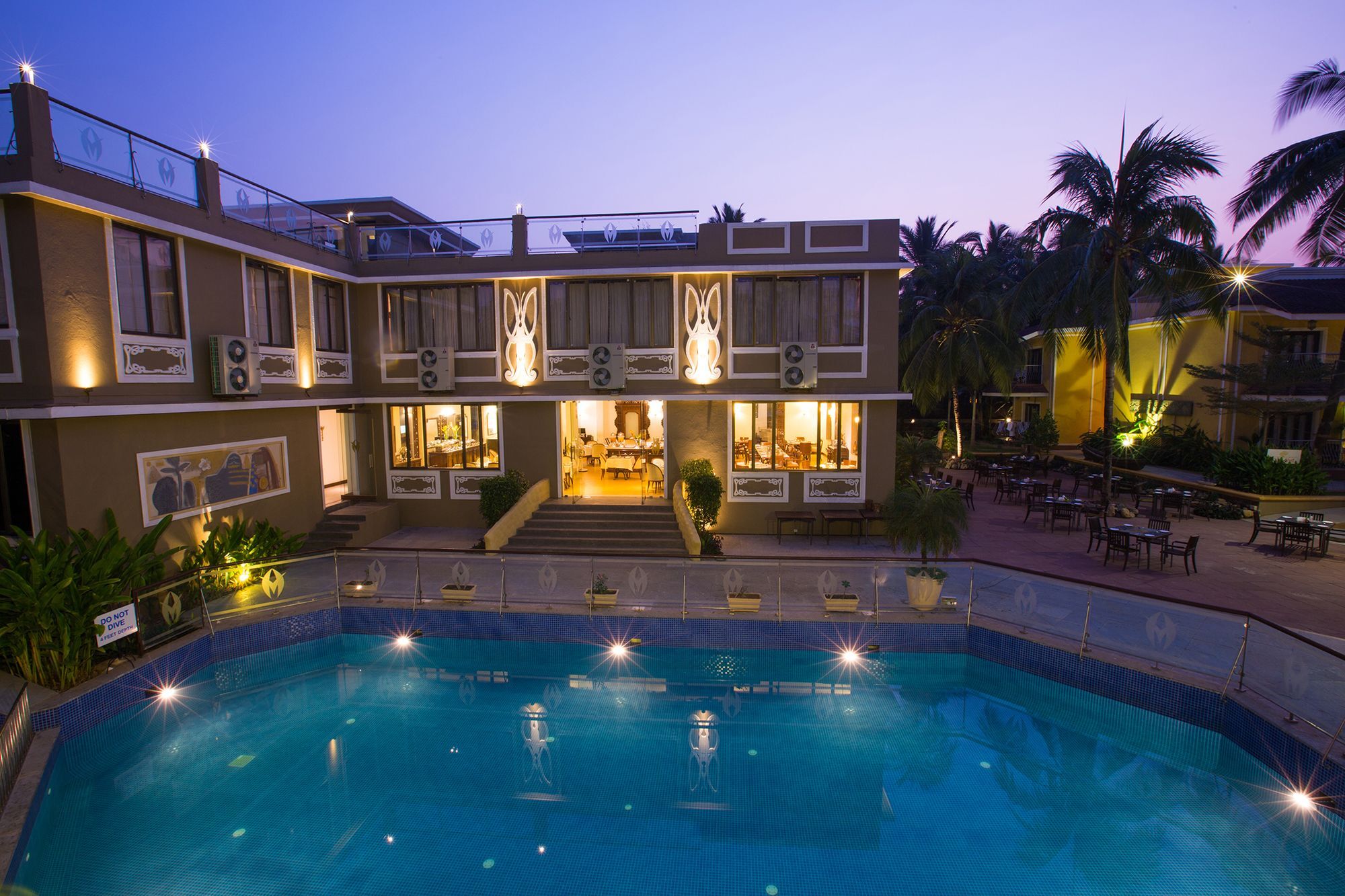 คลับ มหินทรา อคาเซีย ปาล์ม Hotel โคลวา ภายนอก รูปภาพ
